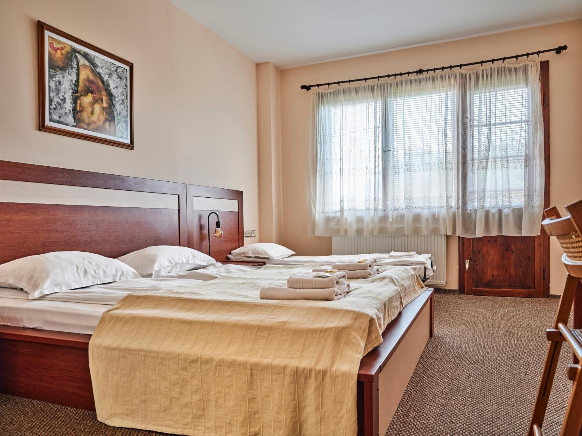 Hotel Tihiat Kat Apriltsi  Ngoại thất bức ảnh
