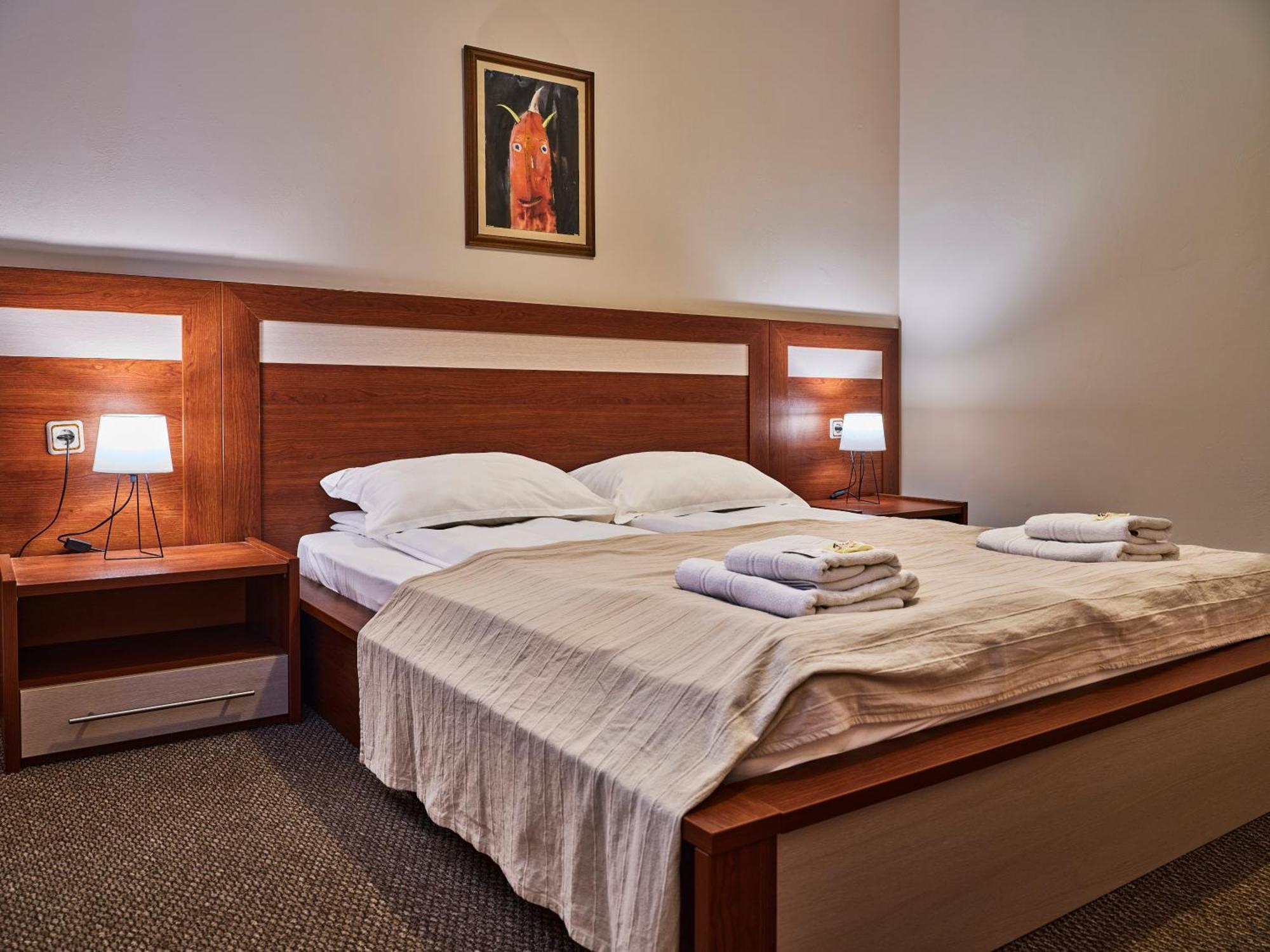 Hotel Tihiat Kat Apriltsi  Ngoại thất bức ảnh