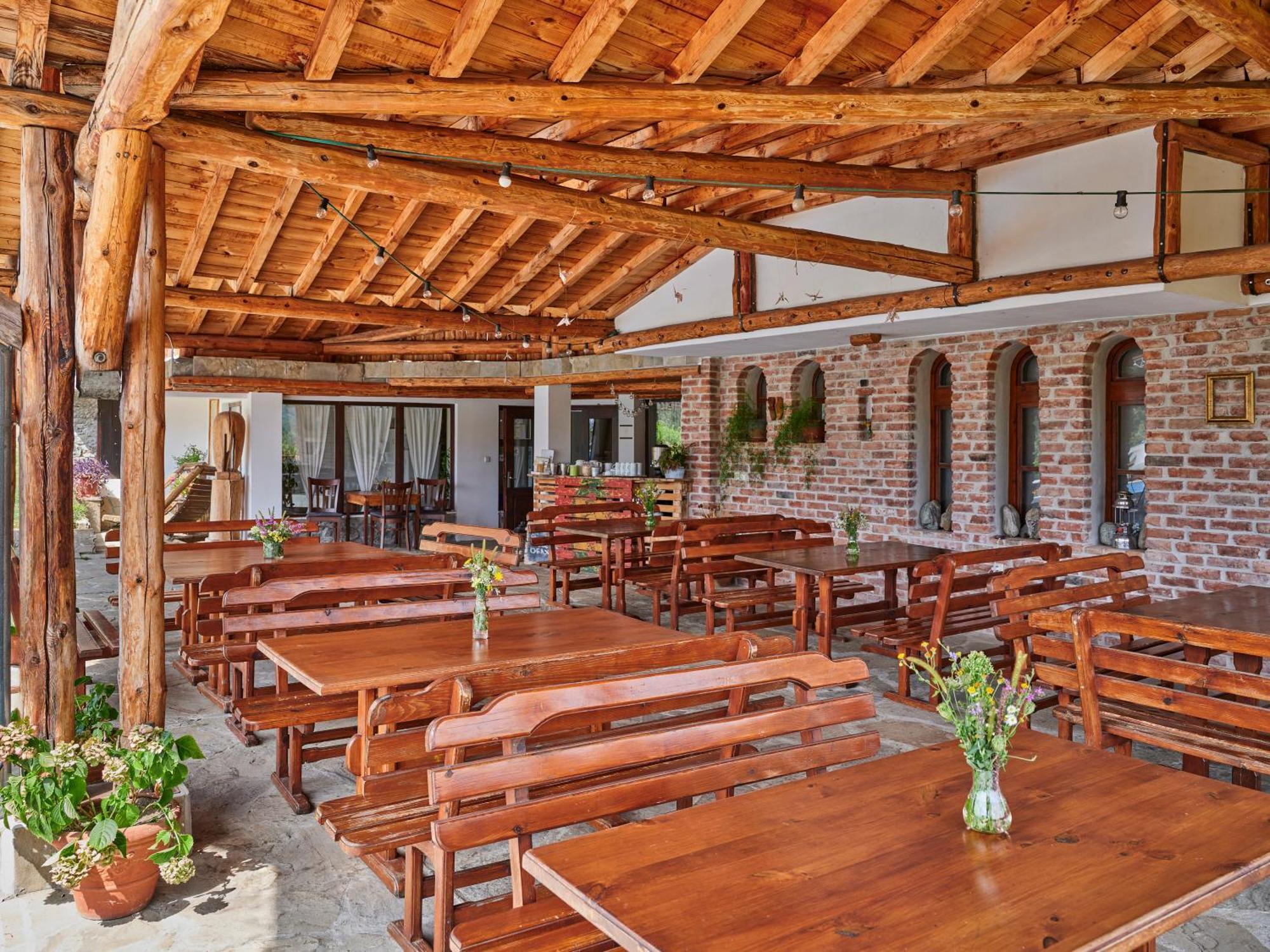 Hotel Tihiat Kat Apriltsi  Ngoại thất bức ảnh