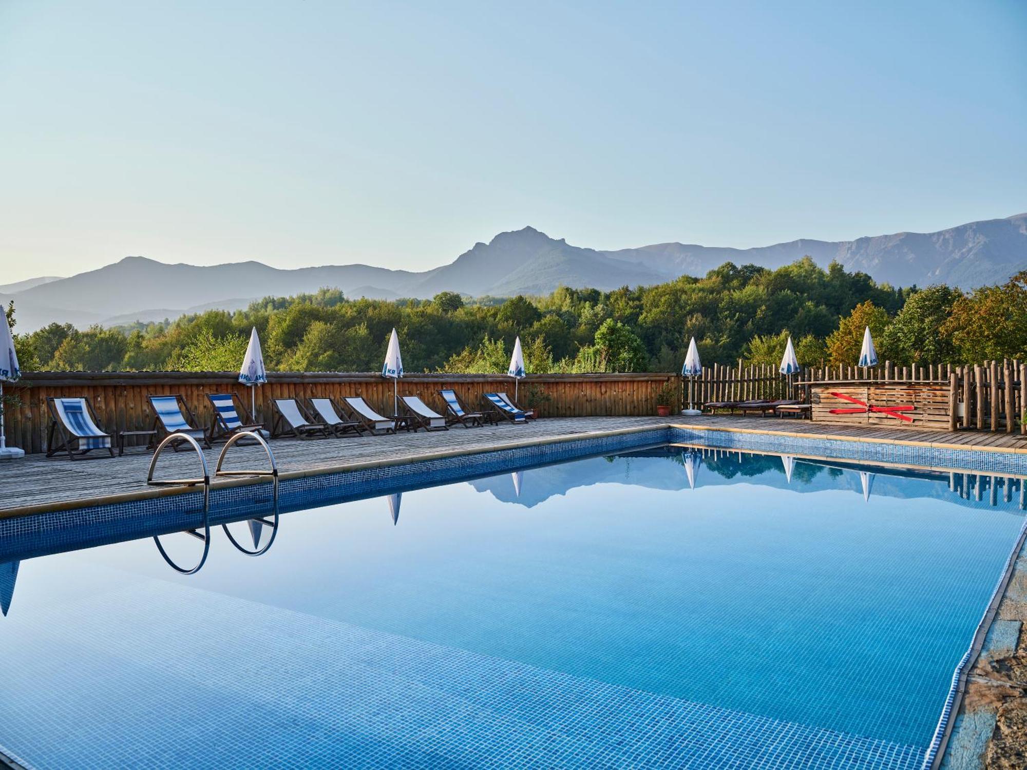 Hotel Tihiat Kat Apriltsi  Ngoại thất bức ảnh